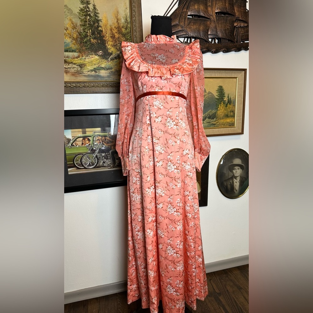 Vintage 70s Empire Waist Peach Floral Prairie Dress / Gown XS-S